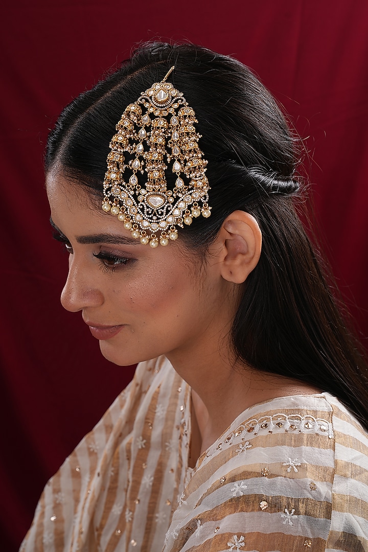 Gold Finish Kundan Polki Passa by EKATHVA JAIPUR at Pernia's Pop Up Shop