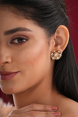 Gold Finish Kundan Polki Stud Earrings by EKATHVA JAIPUR