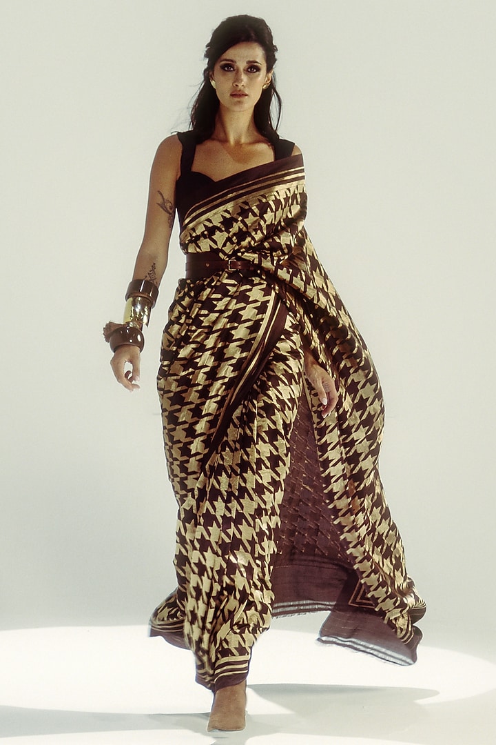 Espresso Brown & Gold Pure Silk Houndstooth Handwoven Wedding Saree Set by Ekaya at Pernia's Pop Up Shop