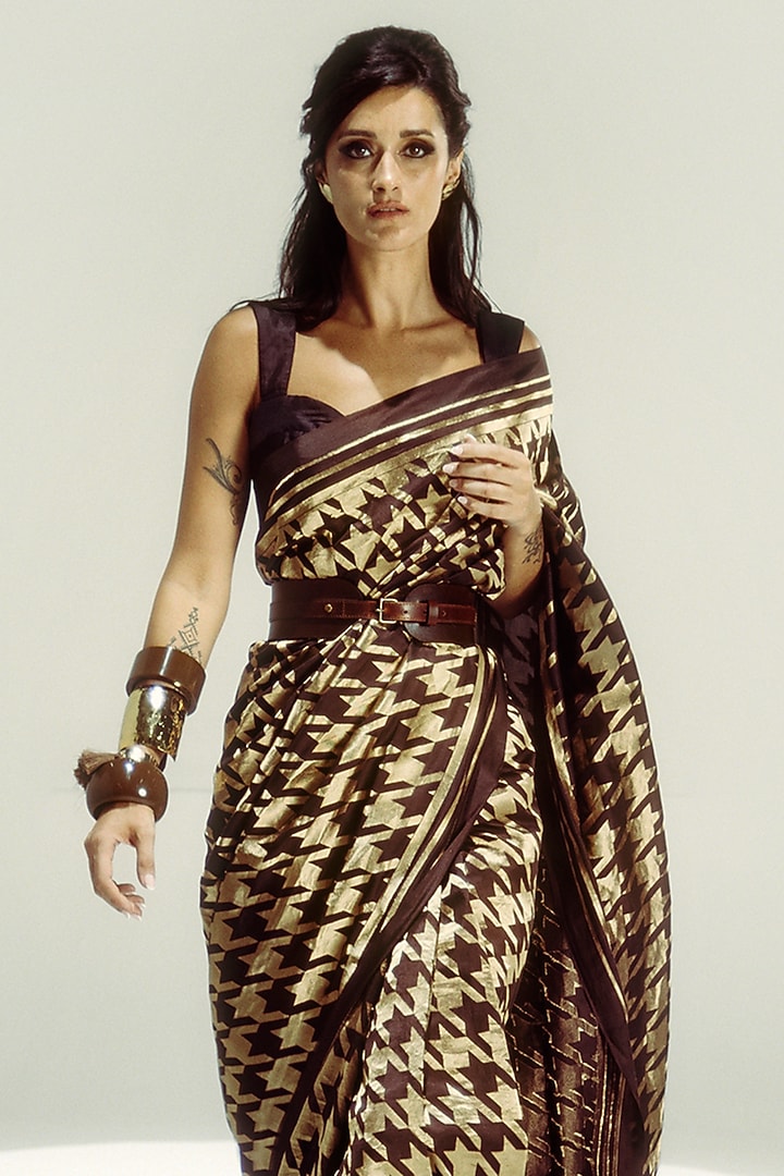 Espresso Brown & Gold Pure Silk Houndstooth Handwoven Wedding Saree Set by Ekaya at Pernia's Pop Up Shop