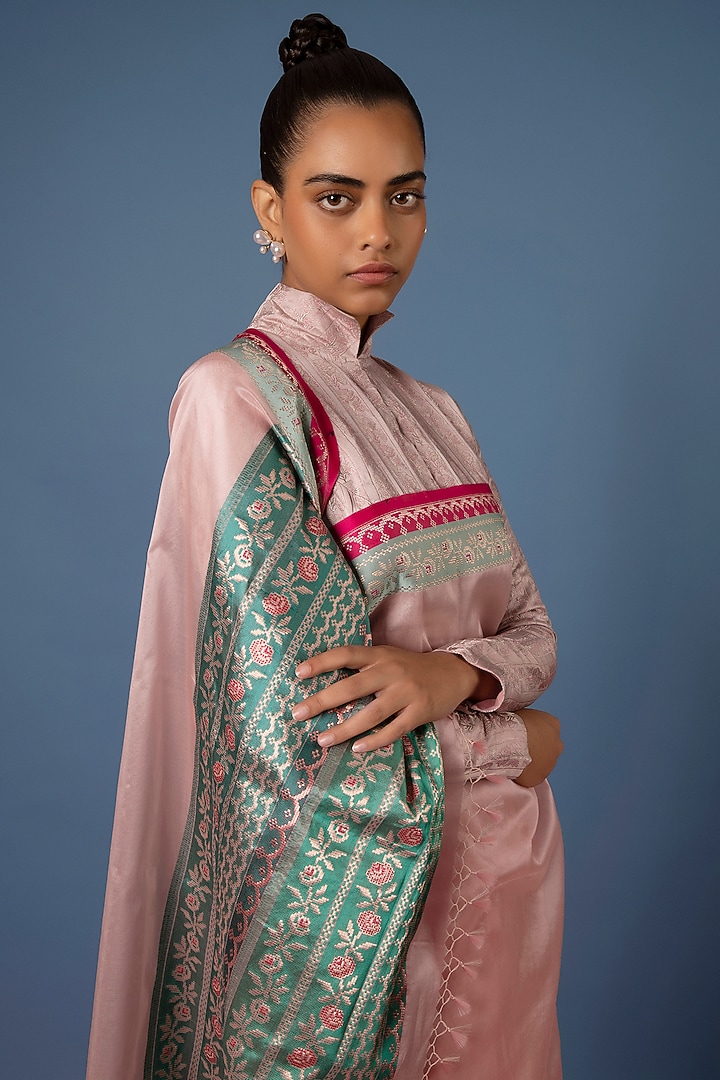 Peach Organza Kadhwa Embroidered Handwoven Reception Saree Set by Ekaya at Pernia's Pop Up Shop