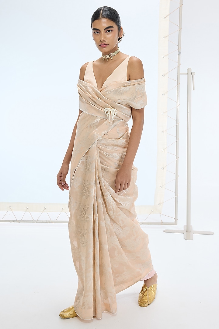 Peach Pure Orgazna Silk Hand Embroidered Handwoven Wedding Saree Set by Ekaya at Pernia's Pop Up Shop