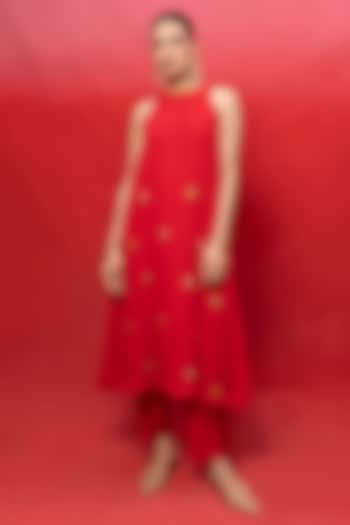 Red Georgette Embroidered Handwoven Kurta Set by Ekaya at Pernia's Pop Up Shop