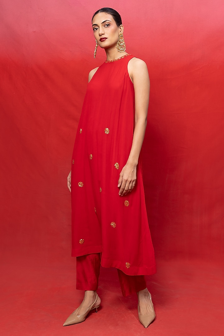 Red Georgette Embroidered Handwoven Kurta Set by Ekaya at Pernia's Pop Up Shop