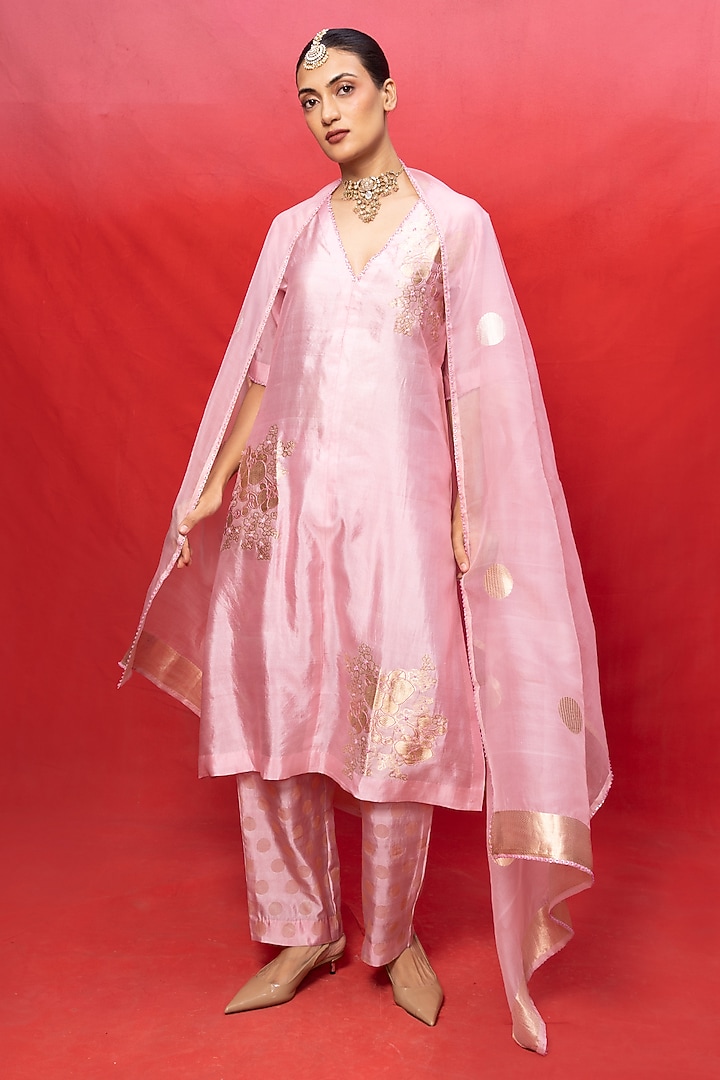 Pink Silk Banarasi Handwoven Cutwork Kurta Set by Ekaya at Pernia's Pop Up Shop