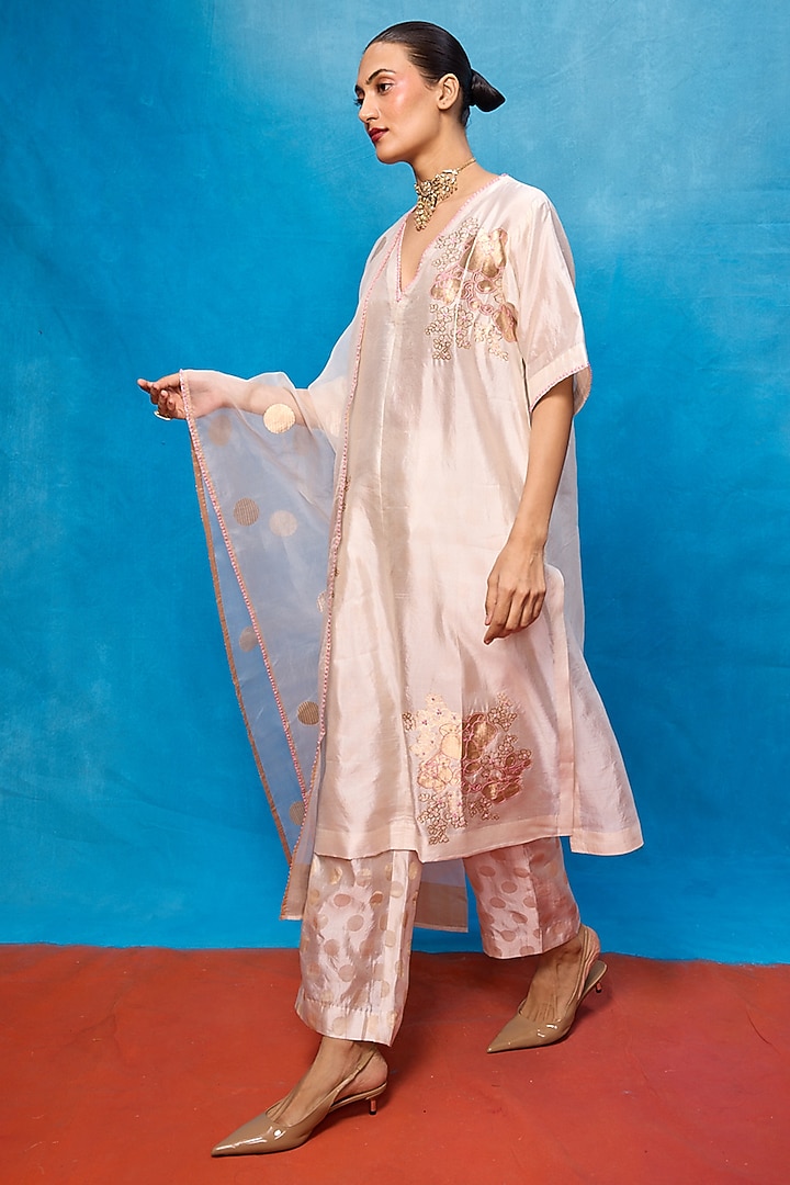 Off-White Silk Banarasi Handwoven Cutwork Kurta Set by Ekaya at Pernia's Pop Up Shop