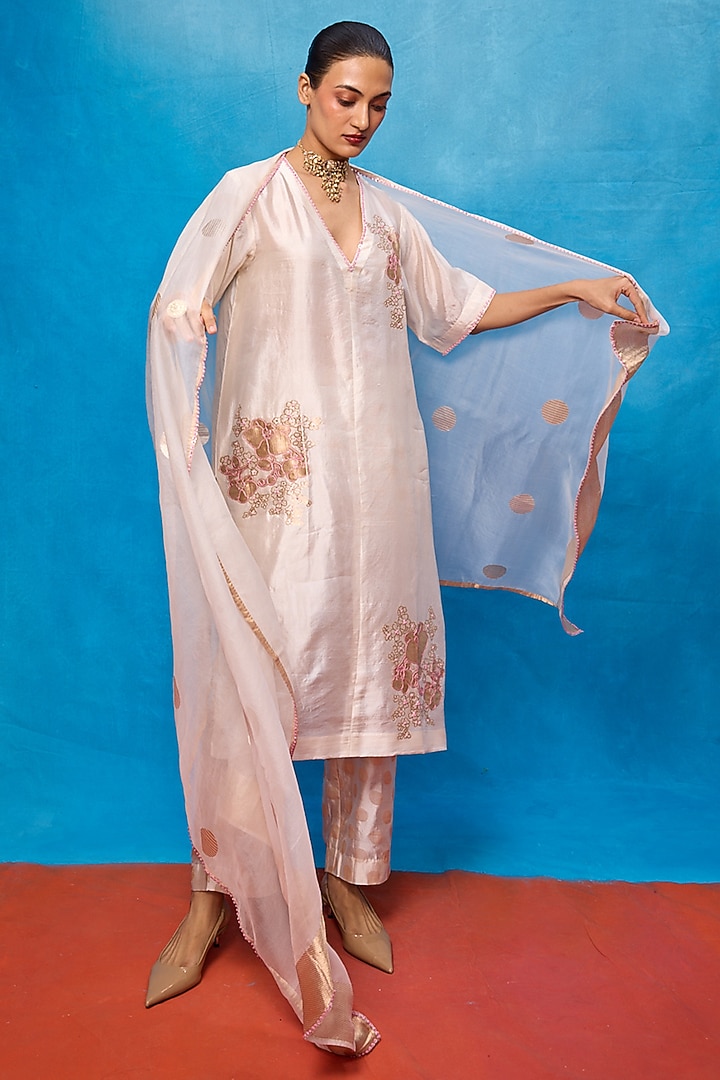Off-White Silk Banarasi Handwoven Cutwork Kurta Set by Ekaya at Pernia's Pop Up Shop