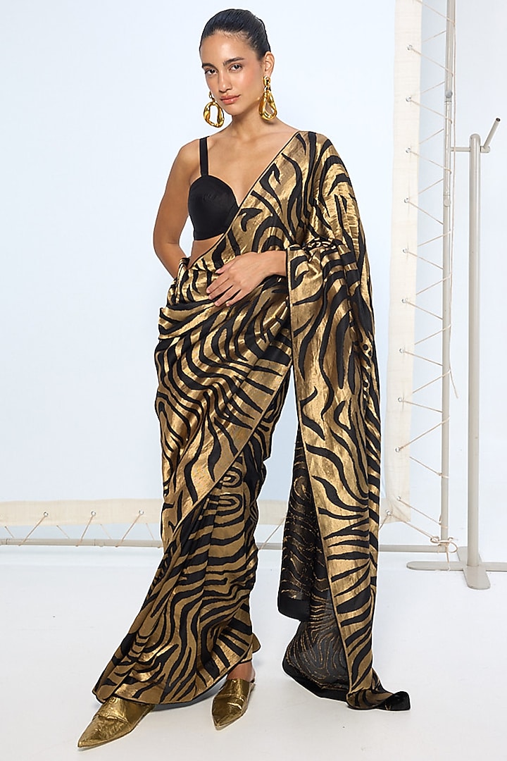 Black Pure Silk Zari Embroidered Banarasi Handwoven Wedding Saree by Ekaya at Pernia's Pop Up Shop