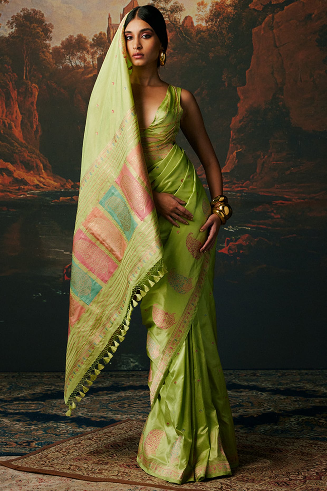 Green jacquard design embroidery fancy organza saree, floral creeper border  & pallu of intricate designs