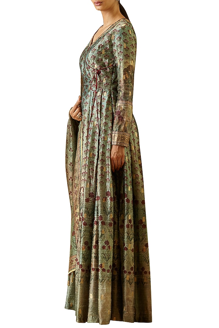 Turquoise embroidered kurta set available only at Pernia's Pop Up Shop.