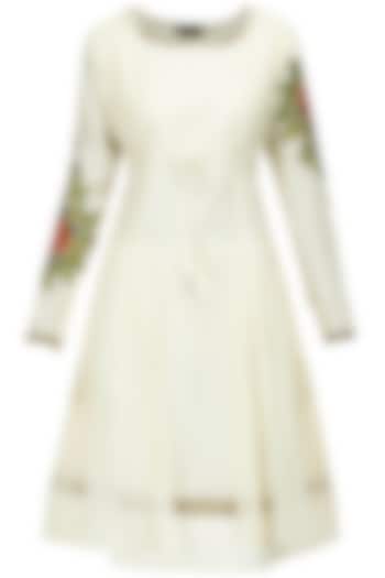 Ivory floral embroidered kurta available only at Pernia's Pop-Up Shop.