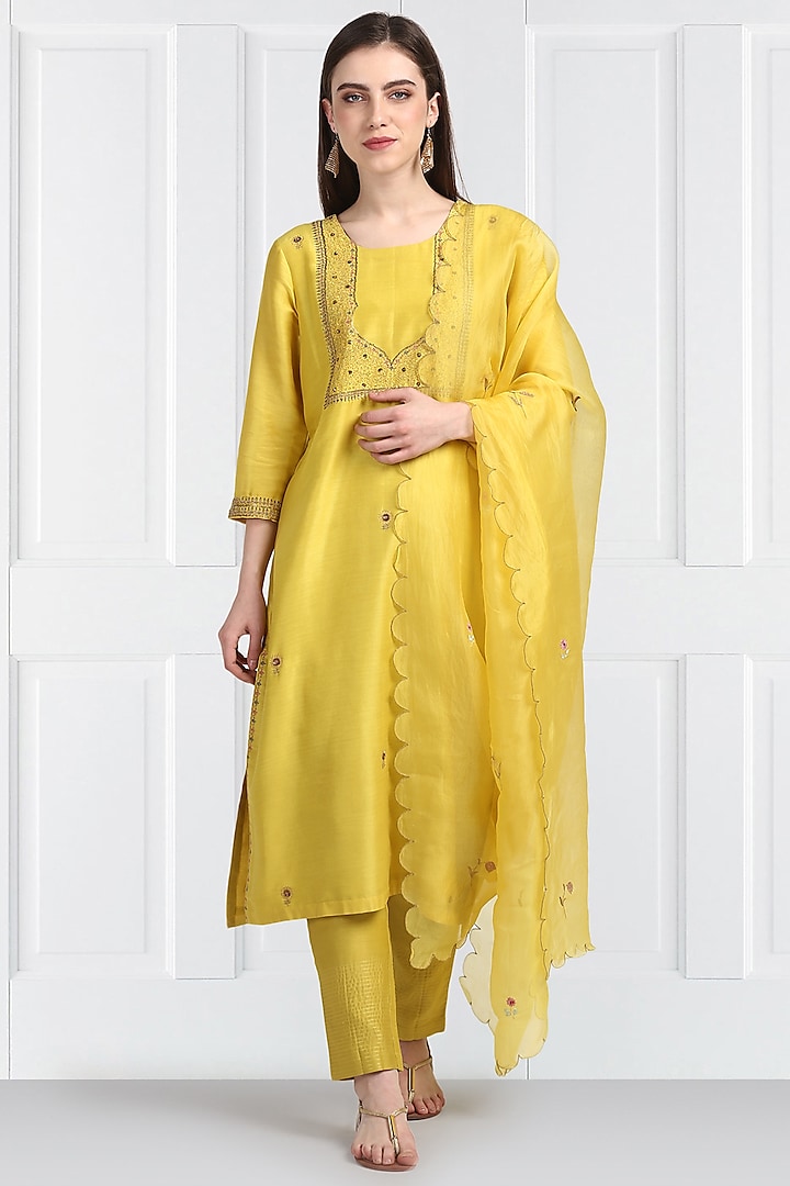 Yellow Embroidered Straight Kurta Set by Label Earthen