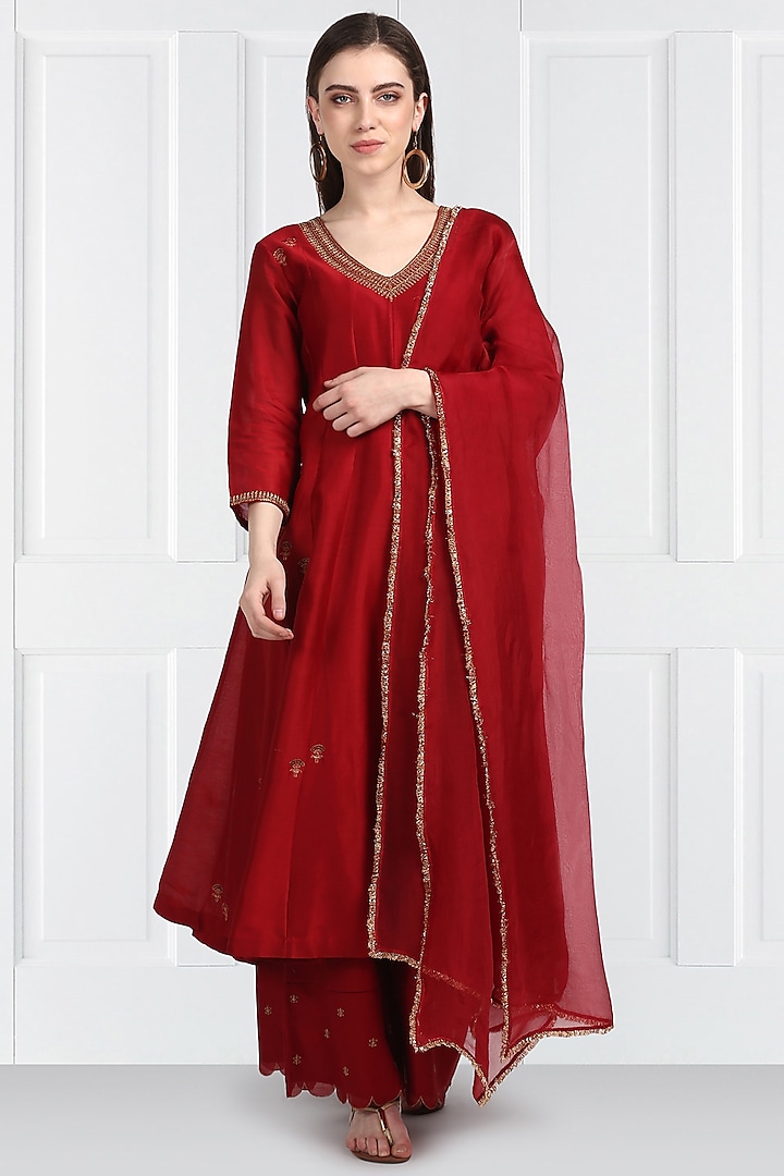 Red Embroidered Kurta Palazzo Set by Label Earthen