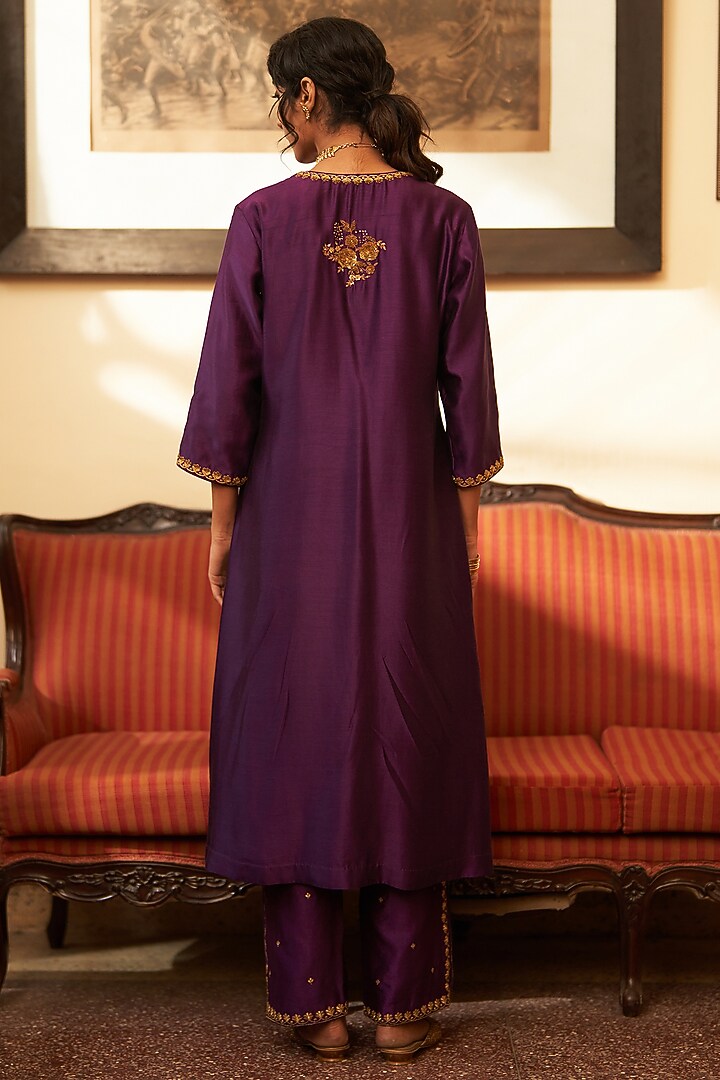 Royal Purple Silk Zari & Sequins Hand Embroidered Kurta Set by Label Earthen at Pernia's Pop Up Shop