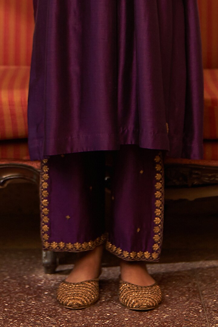 Royal Purple Silk Zari & Sequins Hand Embroidered Kurta Set by Label Earthen at Pernia's Pop Up Shop
