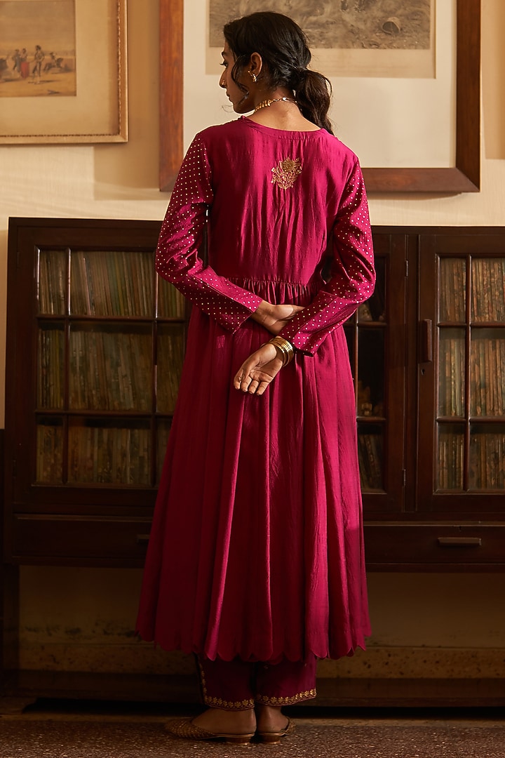 Royal Magenta Chiniya Silk Sequins & Zari Embroidered Kalidar Kurta Set by Label Earthen at Pernia's Pop Up Shop