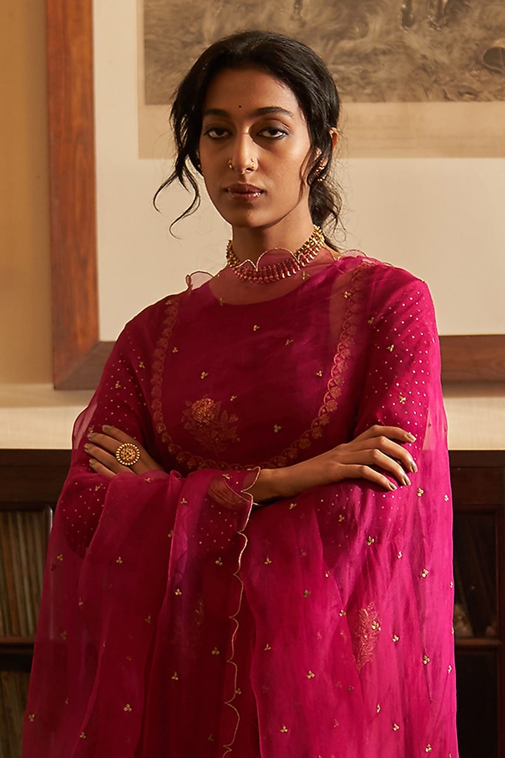 Royal Magenta Chiniya Silk Sequins & Zari Embroidered Kalidar Kurta Set by Label Earthen at Pernia's Pop Up Shop