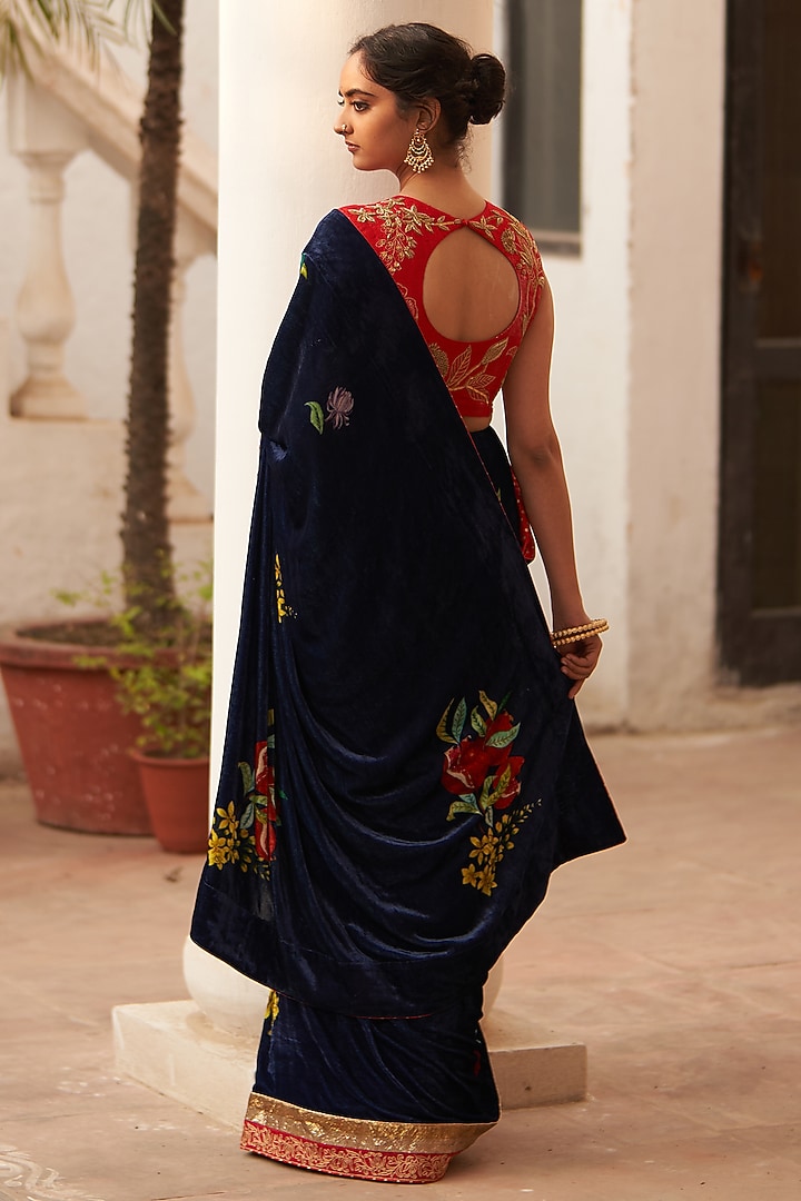Blue Silk Velvet Reception Saree Set by Label Earthen at Pernia's Pop Up Shop