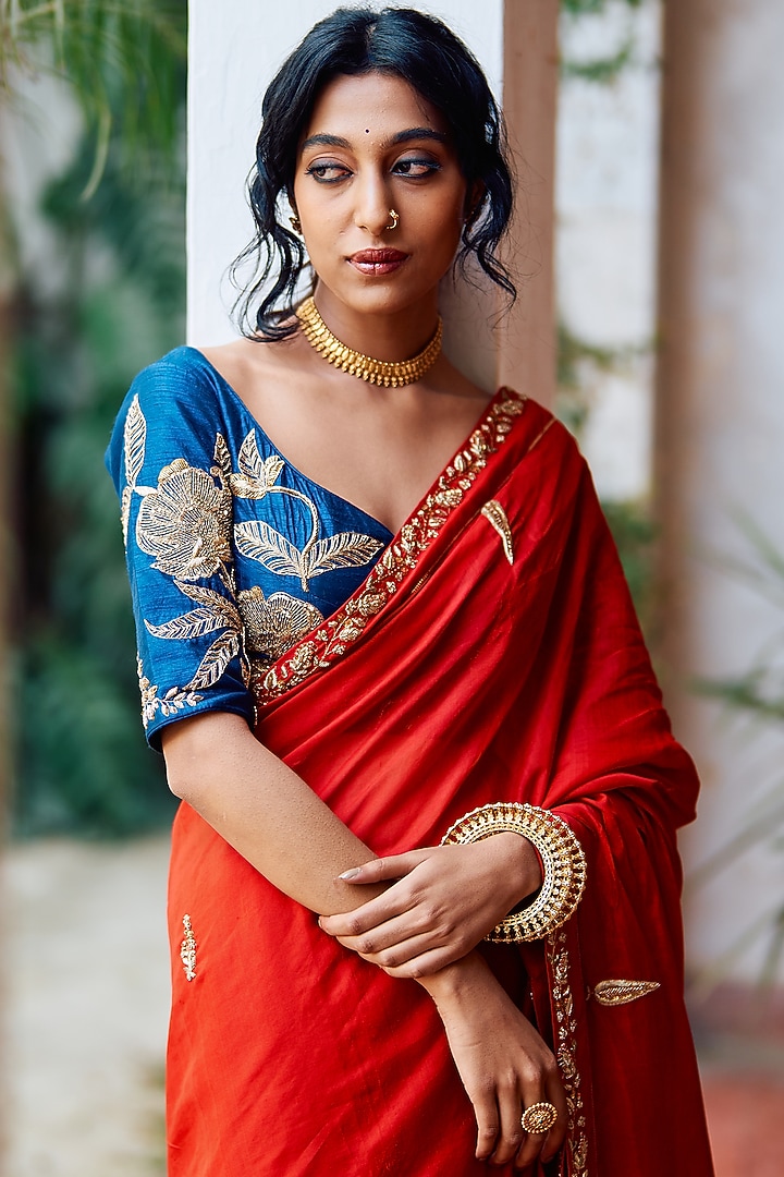 Red Chiniya Silk Zardosi Hand Embroidered Wedding Saree Set by Label Earthen at Pernia's Pop Up Shop