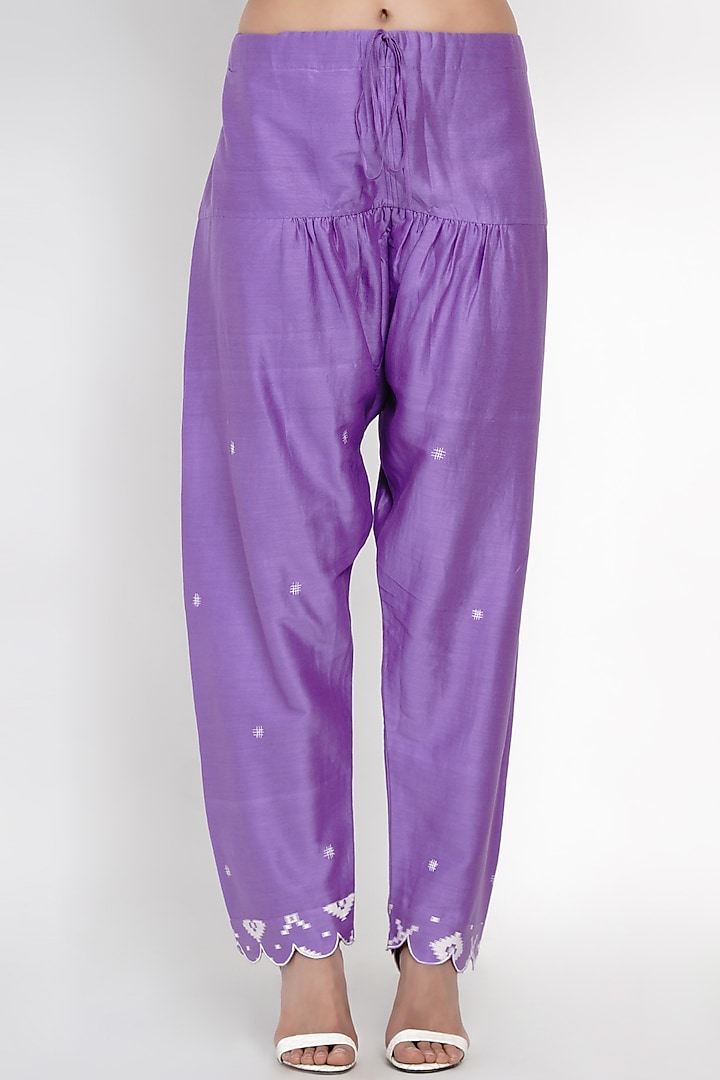 Lavender Embroidered Kurta With Pants by Label Earthen at Pernia's Pop Up Shop