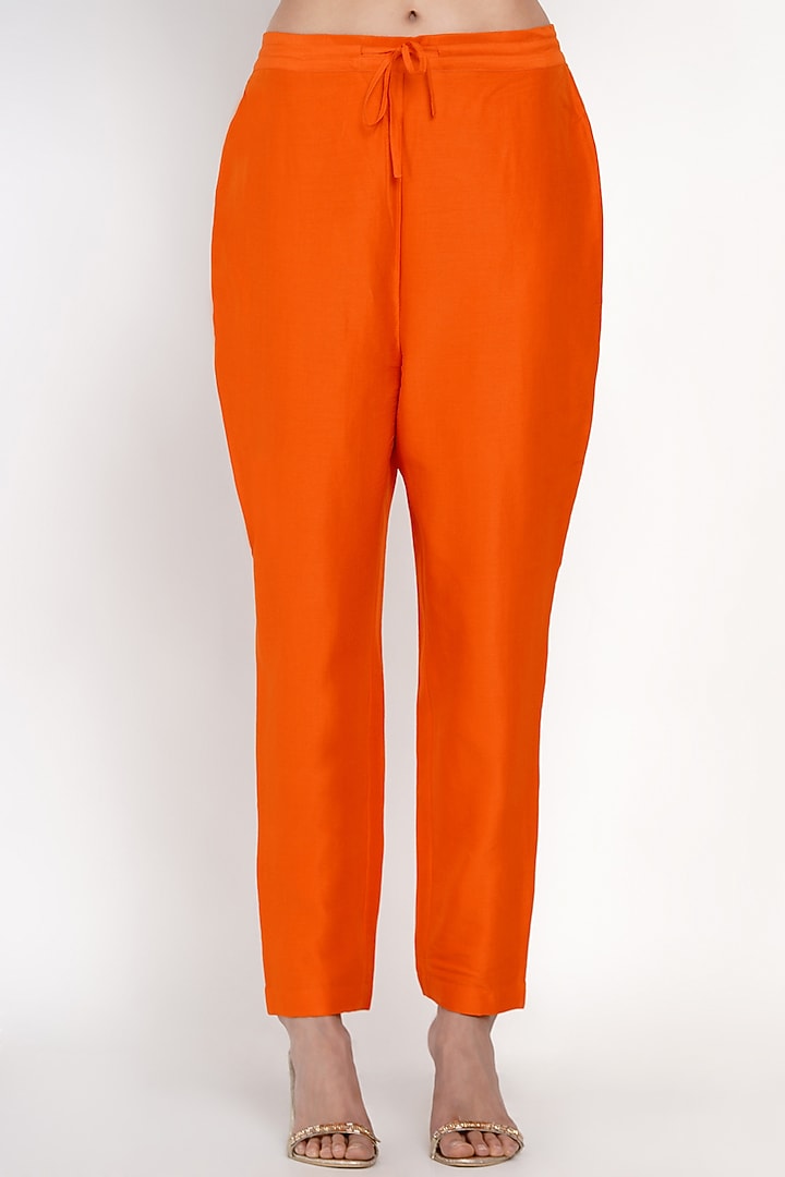 Orange Embroidered Kurta Set by Label Earthen at Pernia's Pop Up Shop