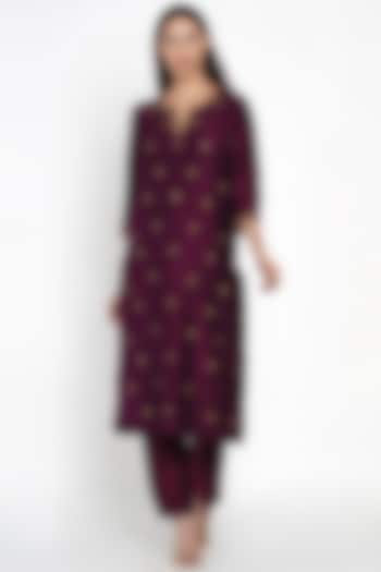 Purple Embroidered Kurta With Pants by Label Earthen