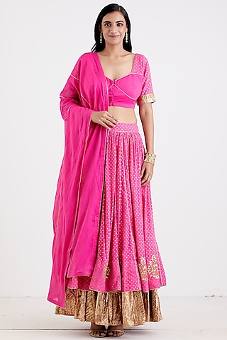 Rani Pink Foil Printed Lehenga Set by Label Earthen