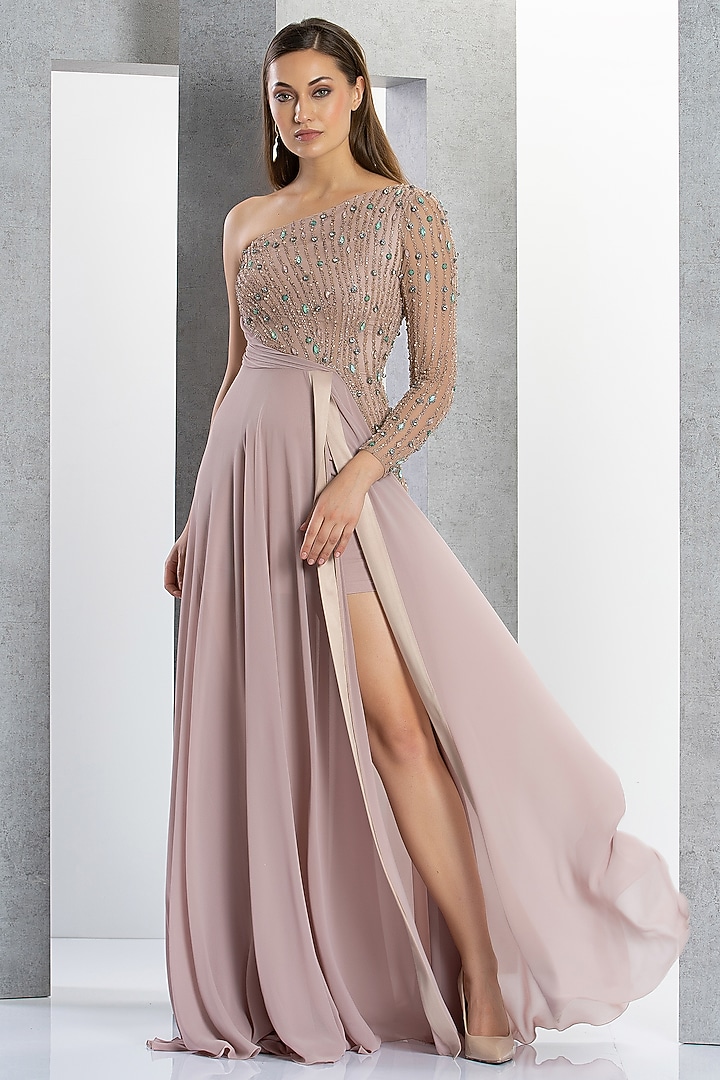 peach and silver dress Evening Gowns Peach And Silver Dress NEW STOCK!!!! Peach Dress With Silver Detailing Size 6-12 Price