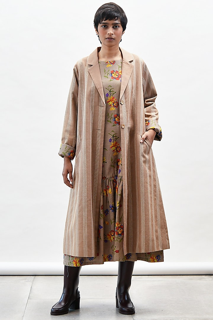 Mocha Coat With Printed Lining by Kanelle
