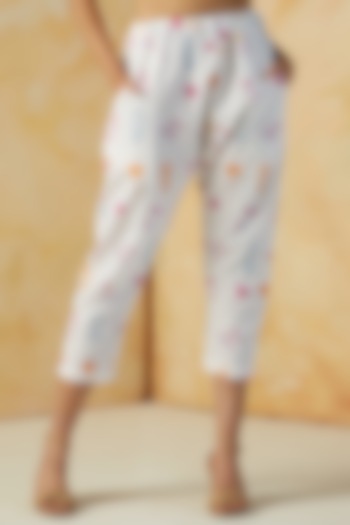 White Floral Printed Ankle-Length Pants by Kanelle