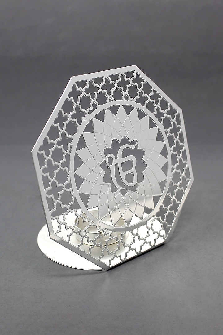 Silver Brass Metal With Plating Guru Nanak Ji Tea Light Holder by EL'UNIQUE