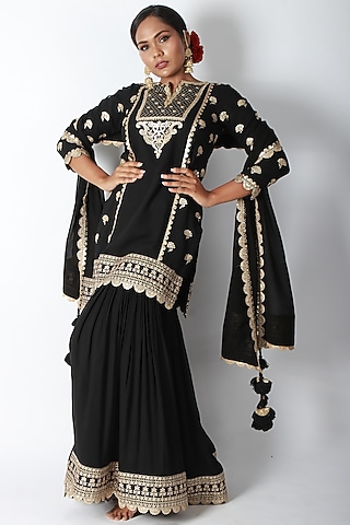 Black Embroidered Gharara Set by Empress by Arefa