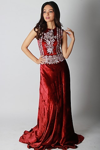 Maroon Velvet Lehenga Set by Empress by Arefa