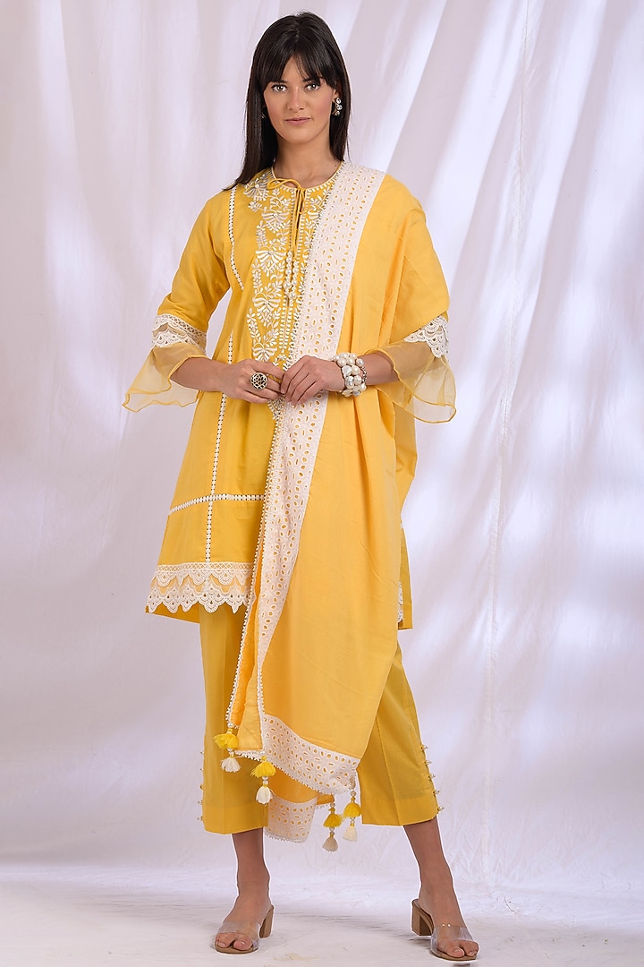 Mango Yellow Embroidered Kurta Set by Enaarah at Pernia's Pop Up Shop
