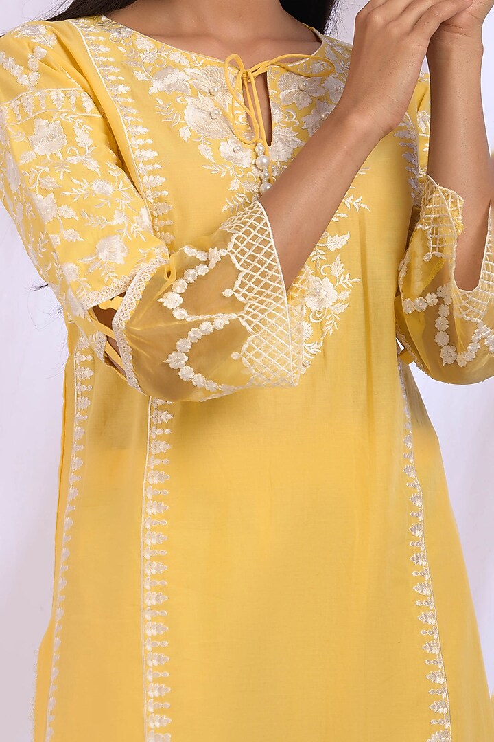 Butter Yellow Embroidered Kurta Set by Enaarah at Pernia's Pop Up Shop