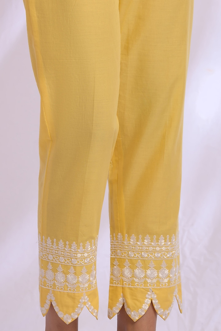 Butter Yellow Embroidered Kurta Set by Enaarah at Pernia's Pop Up Shop