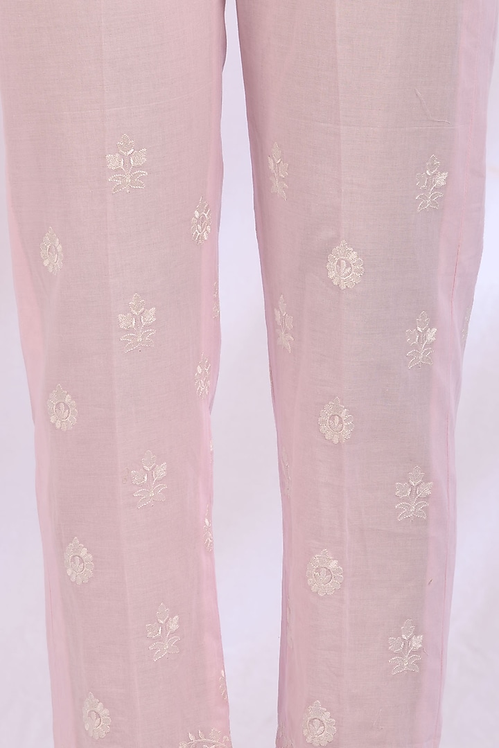 Powder Pink Floral Embroidered Kurta Set by Enaarah at Pernia's Pop Up Shop