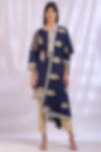 Navy Blue Kurta Set With Lace Detailing by Enaarah