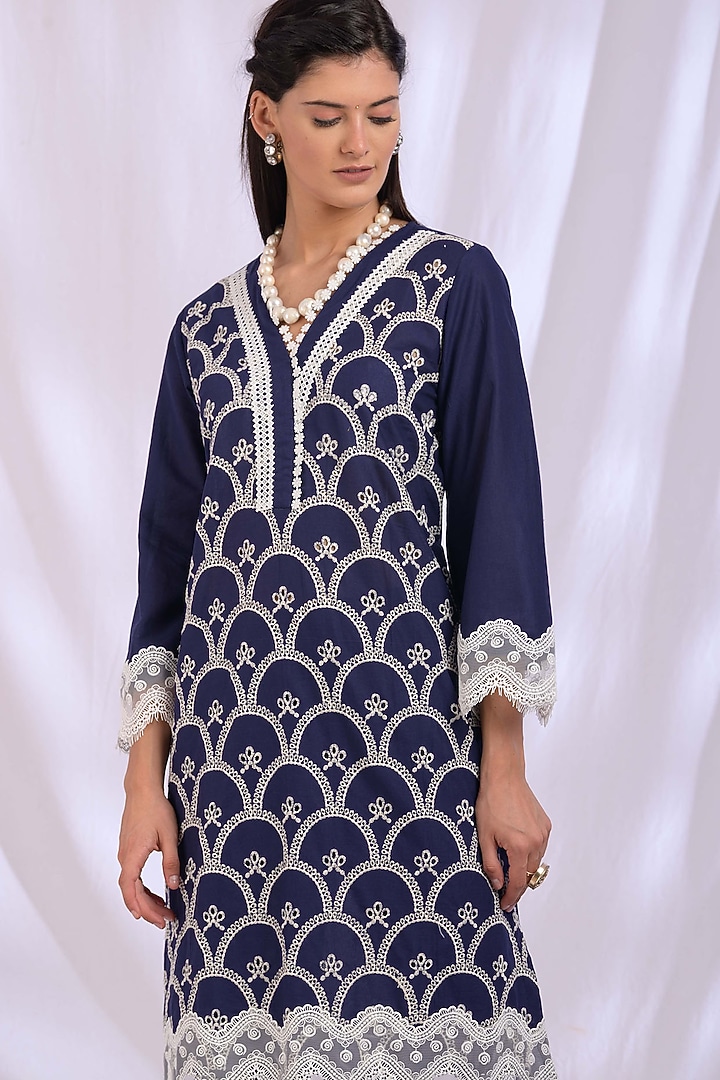 Navy Blue Floral Embroidered Kurta Set by Enaarah at Pernia's Pop Up ...