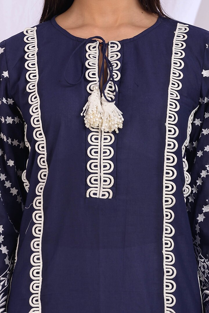 Navy Blue Embroidered Kurta by Enaarah at Pernia's Pop Up Shop