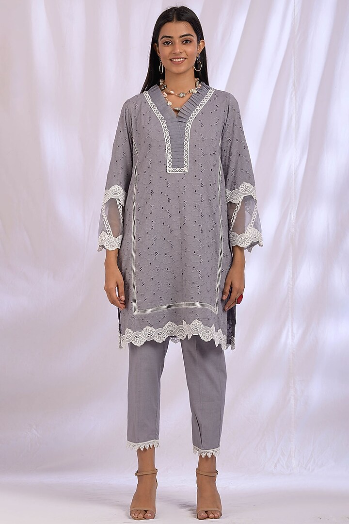 Spanish Gray Pleated Kurta by Enaarah at Pernia's Pop Up Shop