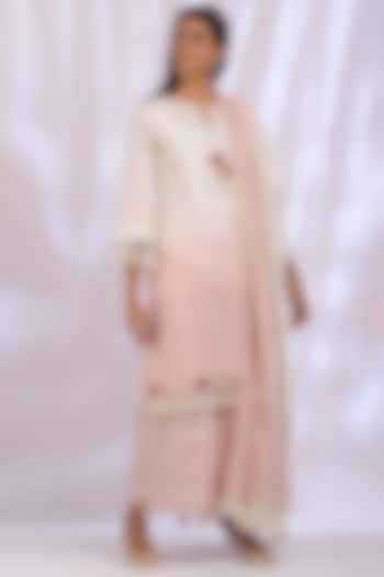 Candy Pink Kurta With Lace Detailing by Enaarah