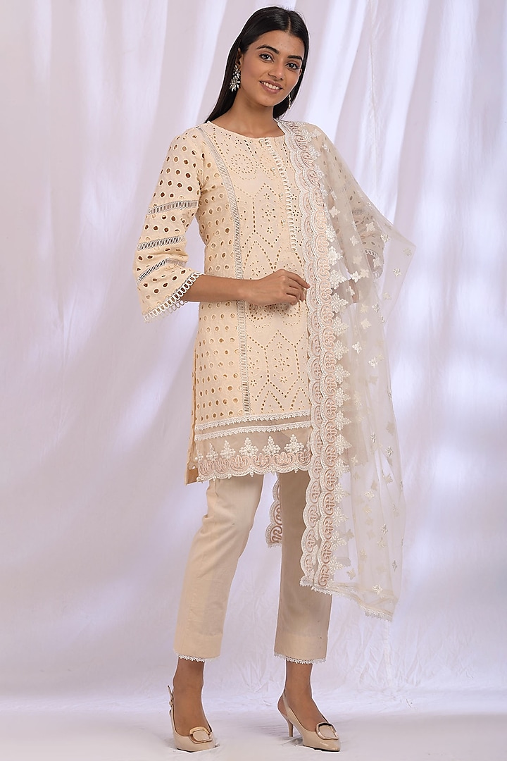 Nude Kurta With Lace Detailing by Enaarah