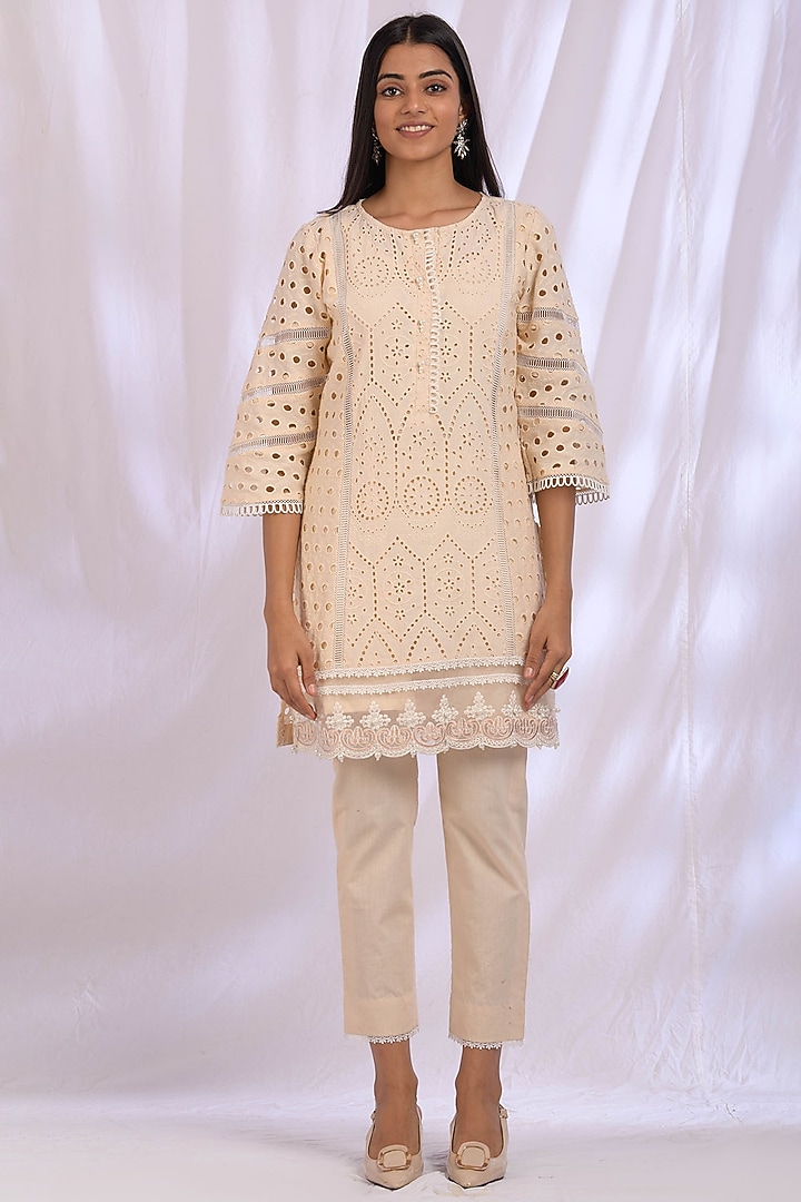 Nude Kurta With Lace Detailing by Enaarah at Pernia's Pop Up Shop