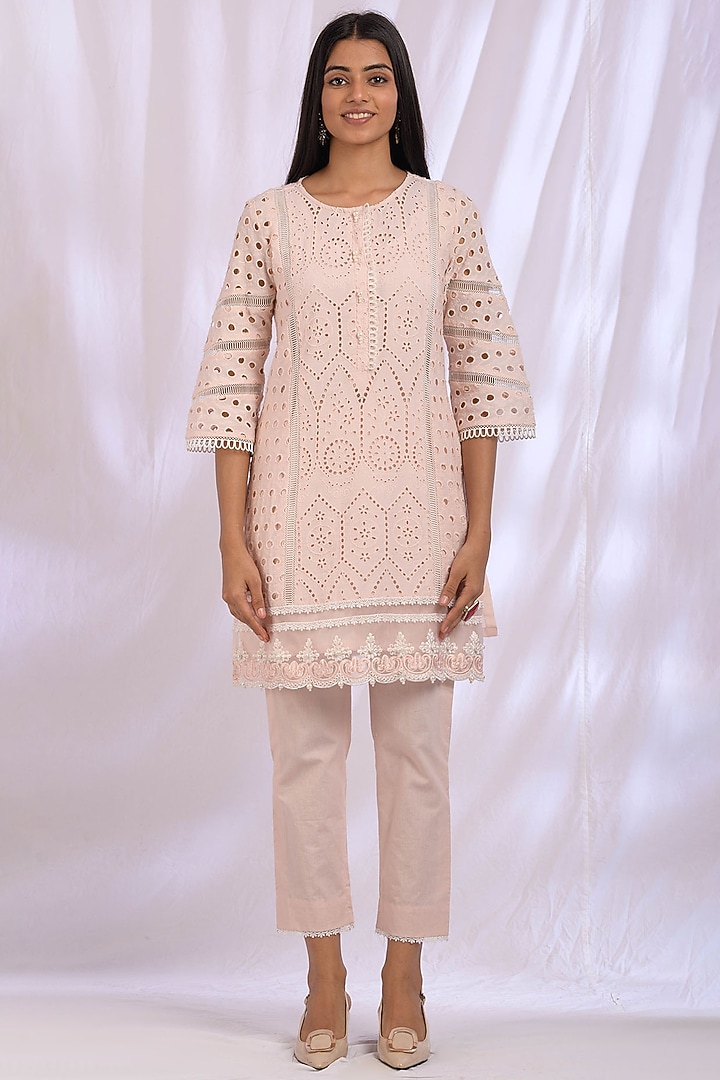 Baby Pink Kurta With Lace Detailing by Enaarah at Pernia's Pop Up Shop