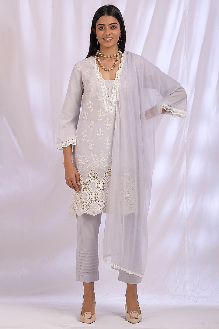 Light Gray Floral Embroidered Kurta by Enaarah