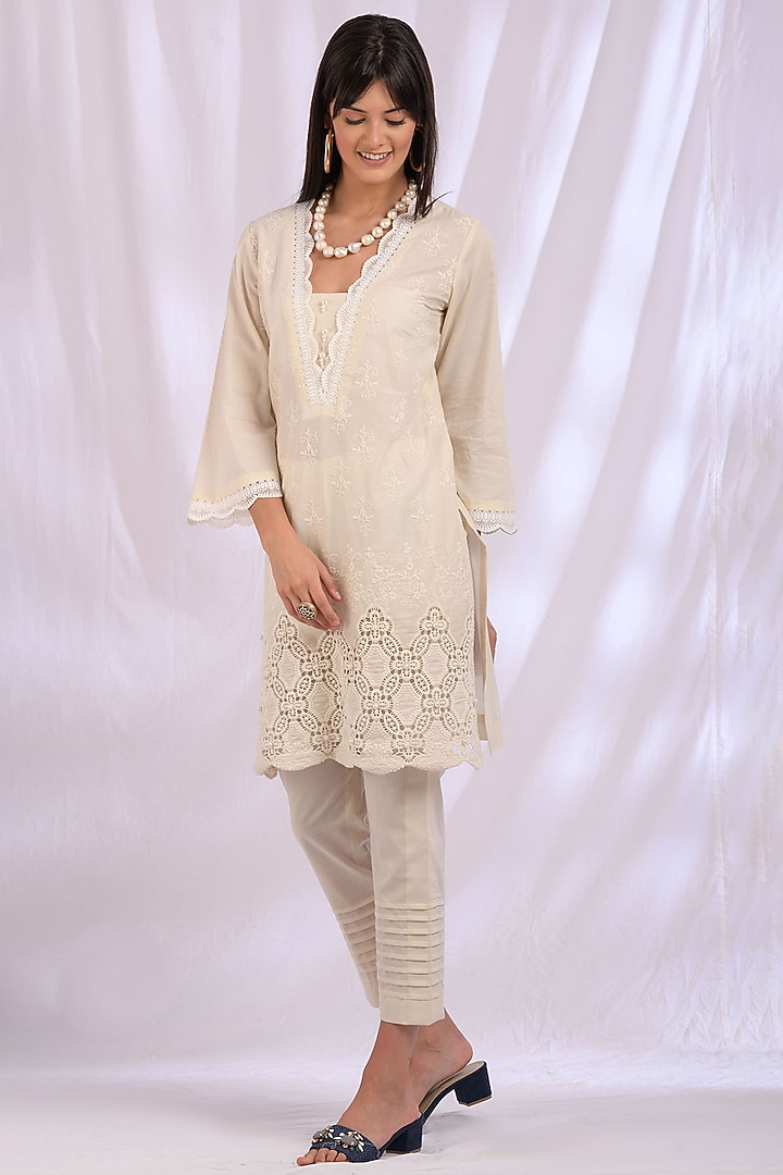 Light Beige Floral Embroidered Kurta by Enaarah at Pernia's Pop Up Shop