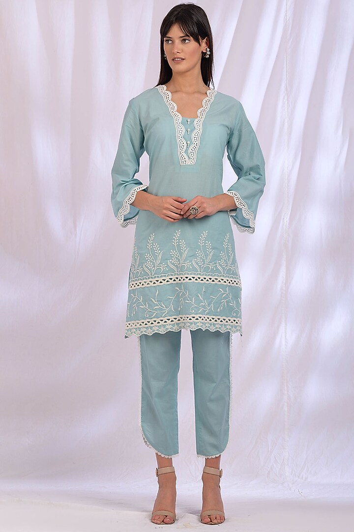 Blue Floral Embroidered Kurta by Enaarah at Pernia's Pop Up Shop