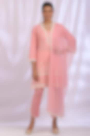 Rose Pink Floral Embroidered Kurta by Enaarah at Pernia's Pop Up Shop