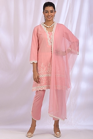 Rose Pink Floral Embroidered Kurta by Enaarah